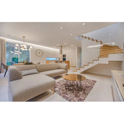 Wykończeniowe listwy sufitowe i przypodłogowe